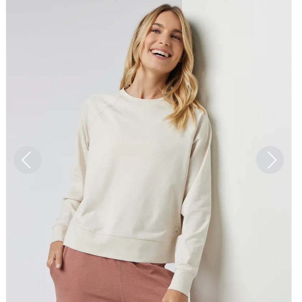 Vuori Halo Long Sleeve Top in Milkweed